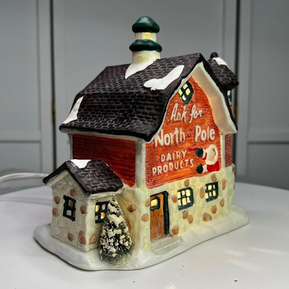 North Pole Dairy Products Illuminated Christmas Village Barn 1991 (No Box) - Picture 3 of 12